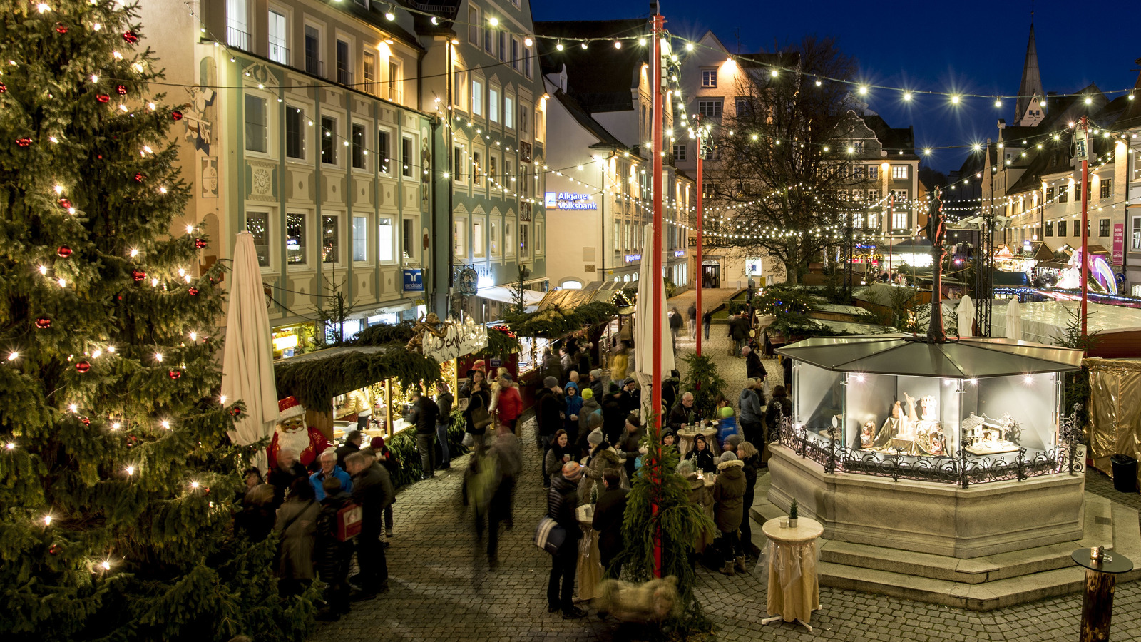 Blick auf den Weihnachtsmarkt vom Rathaus aus