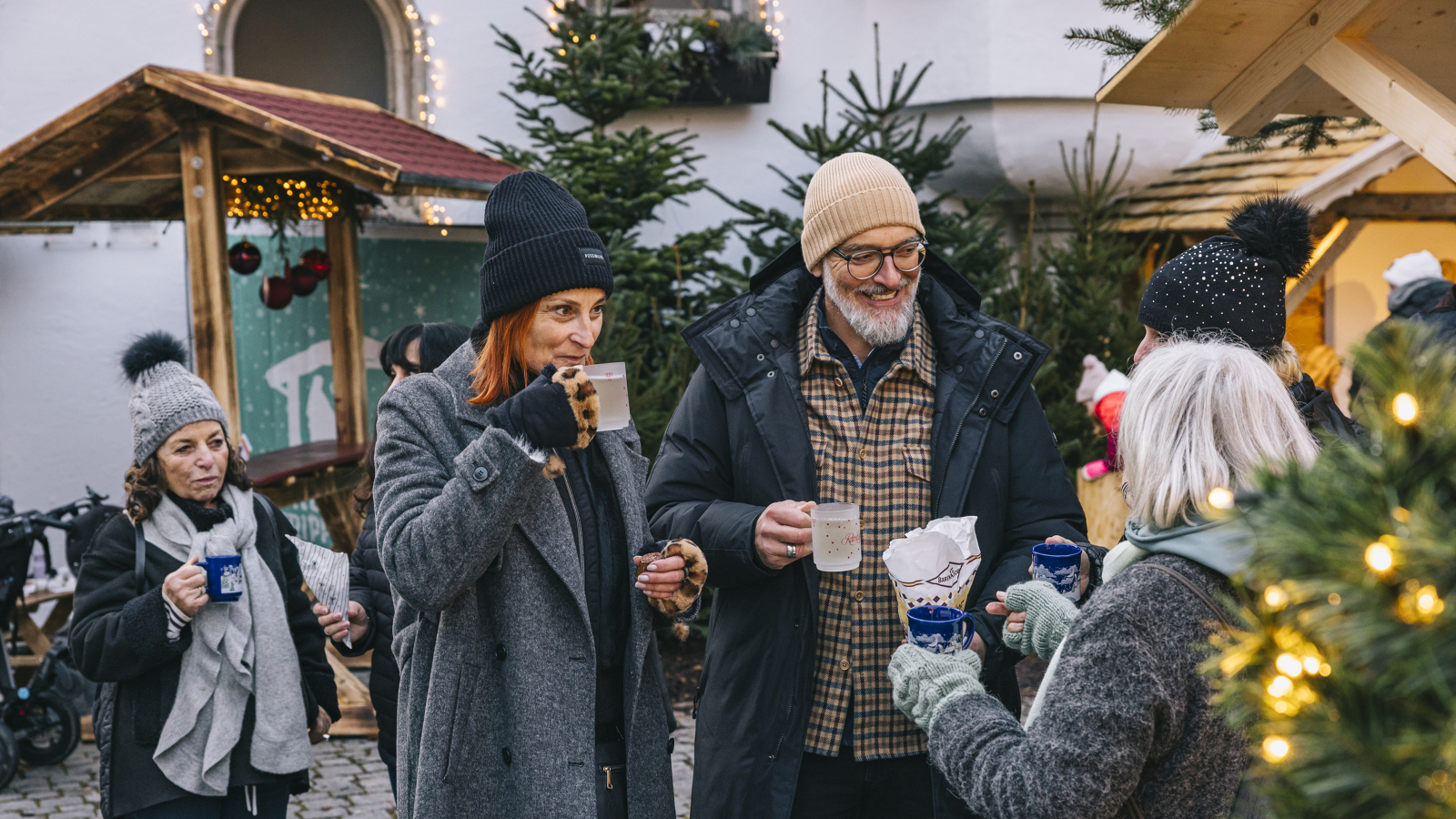 Blick auf den Weihnachtsmarkt vom Rathaus aus