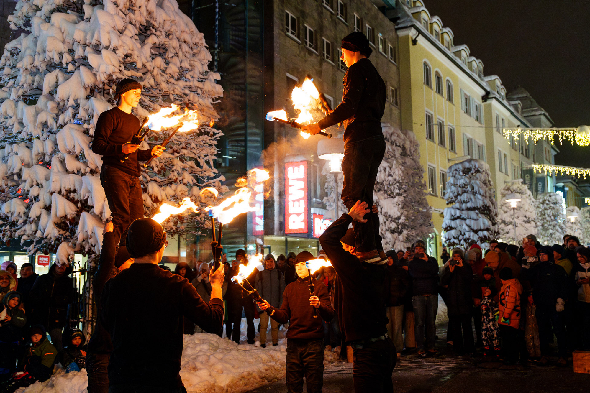 Feuershow bei der Kemptener Einkaufsnacht ©Niko Spettmann