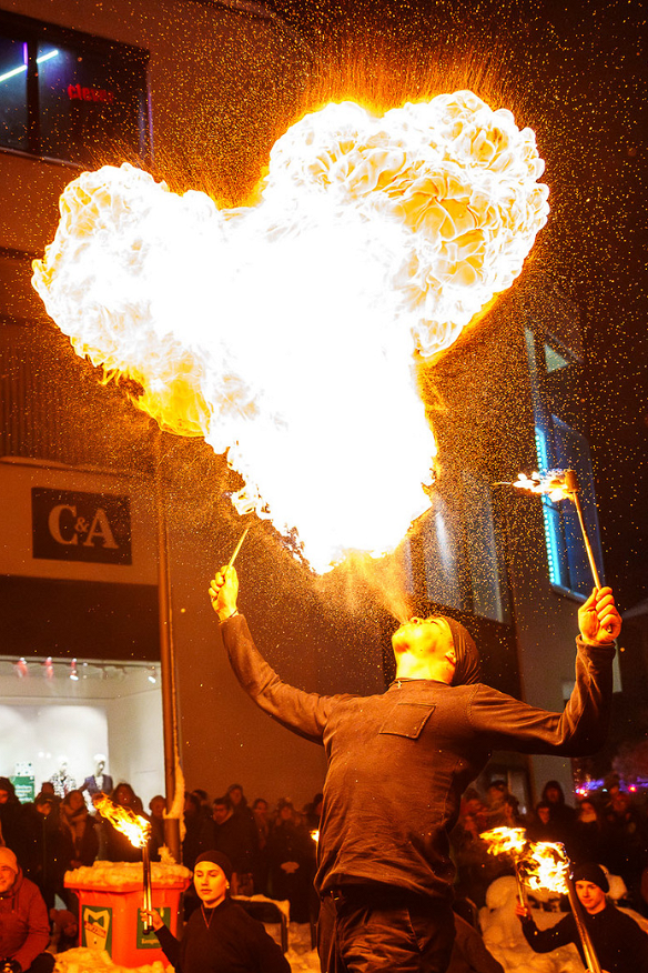 Feuershow bei der Kemptener Einkaufsnacht ©Niko Spettmann